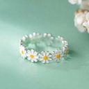 Daisy  Ring size 7+ Photo 0