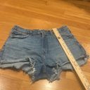 Abercrombie & Fitch  The mom high rises Jean shorts size 32/14 . Photo 3