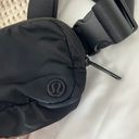 Lululemon Everywhere Belt bag Photo 3