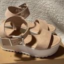 Suede nude platforms Size 5 Photo 1