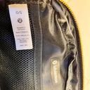 Lululemon Everywhere Belt Bag 1L Black/Gold Photo 4