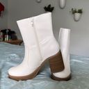 Universal Threads White Boots Photo 0