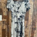 Caution to the Wind women's size small length 40 bust to bust 16. Gray and white Photo 1