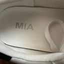 MIA Shoes Photo 3