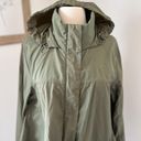 The North Face Women’s Green Water Resistant Rain Jacket Photo 5