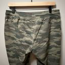 Zyia  Green Unwind Camo Joggers Womens Size Large Photo 3