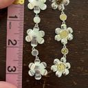 Daisy Dangle earrings Photo 2