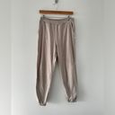 Vuori  Boyfriend Joggers in Taupe S Photo 2