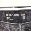 Pretty Little Thing  Washed Black Mom Jeans Photo 4