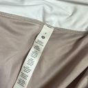 Lululemon White 2.5” Speed Up Shorts Photo 2