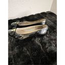 Salvatore Ferragamo  Vara Black Patent Leather Low Pumps Heels Gold Bow Size 8 Photo 3