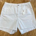 Good American  Shorts Women's 16 White Denim Regular Fit Freyed Hem 5-Pockets B62 Photo 1