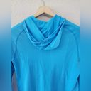 Zyia  Blue Performance Long Sleeve Hooded Shirt Size Small Photo 6