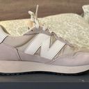 New Balance  237 Shoes - White/Beige - Size 7.5 Photo 1