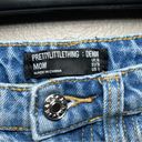 Pretty Little Thing  knee rip high rise distressed mom jeans women’s size small 6 Photo 8