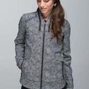 Lululemon  Spring Forward jacket- Push petal Photo 0