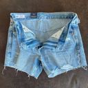 Gap NWT  Low Stride Cut-Off Jean Shorts / Size 28 Photo 2