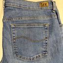 Lee  Relaxed Fit Straight Leg Plus Size 18 ^ 38x31 Blue Jeans Stretch High-Rise Photo 7