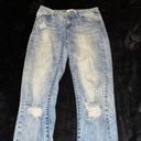 Refuge  lightwash manufactured distressed Jeans Photo 3