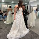 Oleg Cassini Ivory V-neck halter beaded lace ball gown wedding dress Photo 3