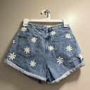 Daisy Shorts Photo 1