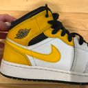 Nike Jordan Air  1 Mid University Gold Photo 4