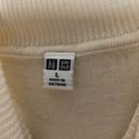 Uniqlo SZ L turtleneck sweater Photo 2