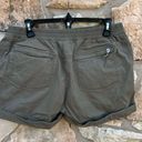 Mountain Hardwear Mountain Hardware Olive Shorts Size 10 Photo 2