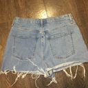 Universal Threads Universal Thread Vintage Straight Cutoff Light Wash Denim Shorts Size 12 Photo 3