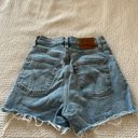 Levi's Ribcage Shorts Photo 2