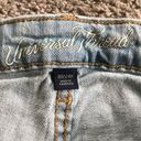 Universal Threads Universal Thread women’s size 00 mid rise Boyfriend jeans Photo 4