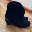 Forever 21 women black boots (size 7) Photo 2