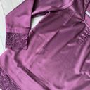 Isaac Mizrahi Live! Satin blouse with laces Photo 2