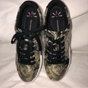 Isaac Mizrahi  Sneaker Size 8.5 Gold Silver Metallic Beckie Floral Fabric NEW Photo 8