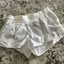 Lululemon Hotty Hot Short 2.5” Photo 2