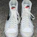 Nike Women’s Blazer Mid 77 Photo 4