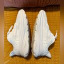 Hoka One One Women's Clifton 9 Running Shoes Size 10B White Photo 6