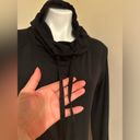 Yogalicious  Lux Pull Over Black Long Thumb Holes Elastic Tie Hoodie Pockets Sz M Photo 2