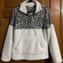 Pink Lily Sherpa Pullover Photo 0