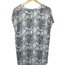 Seven7  Women’s Silky Snakeskin Print Tunic Blouse in White/Grey Size M Photo 7