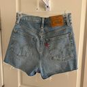 Levi's Ribcage Shorts Photo 1