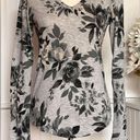 Krass&co G.H Bass &  Grey Floral V-neck Long Sleeve Top Photo 3