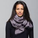 Lululemon  Vinyasa Scarf *Rulu Hyper Stripe Mauvelous Heathered Black Gray Photo 2