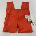 Vuori  Studio Pocket Leggings in Grapefruit Size S Photo 3