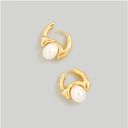 Madewell NWT  Freshwater Pearl Huggie Hoop Earrings Gold Photo 1