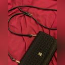 Tommy Hilfiger  Black Tonal Th Serif Signature Convertible Crossbody Wallet Photo 3