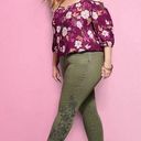 Torrid  Womens Green Plus Size 16 Floral Embroidered Crops Jeans Photo 1