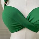 Robin Piccone NWOT  Kelly Green Twist Front Bikini Top Lace Back M D Cup Photo 2