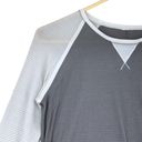 Lululemon  Womens Size 8 Athletic Tee Long Sleeve Top Crew Neck Grey White Photo 5