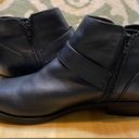 Vionic  Logan Leather Ankle Boot Black Sz 8.5 Block Heel Buckle Accents Photo 4